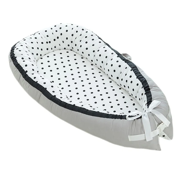 Easy-to-Use Max Foldable Travel Crib Baby Cotton Sleeping Baby Bassinet Bed b Dot_Black Contemporary