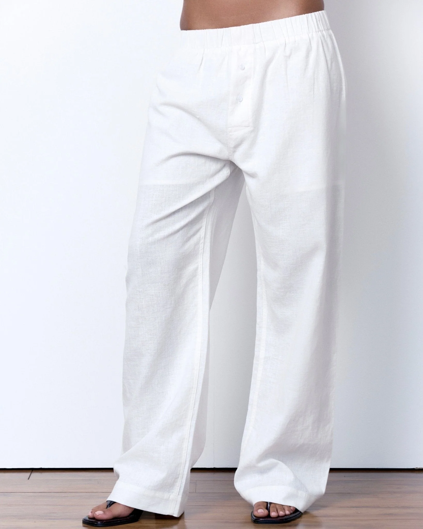 Easy-to-Use Linen Relaxed Pants - White Enhanced