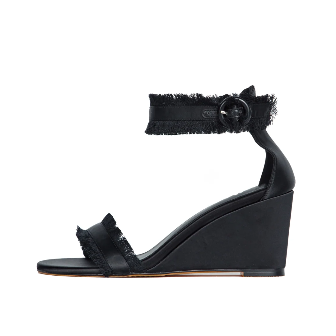 Relaxed Angela Wedges Black Enhanced