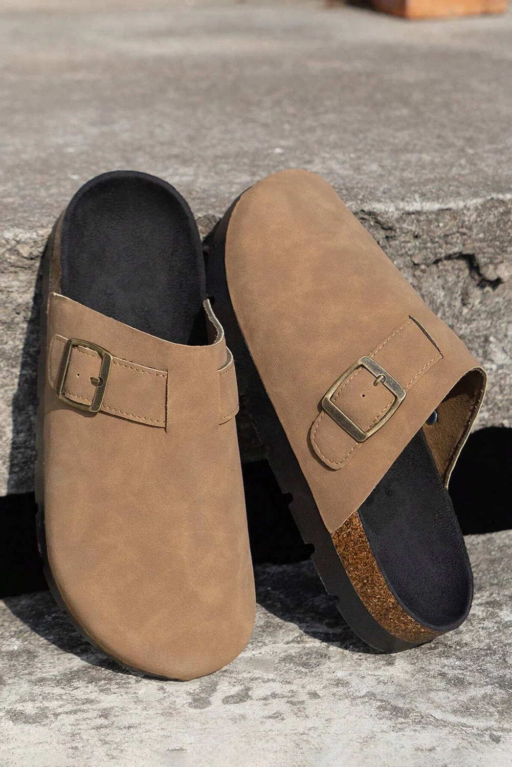 Contemporary Threaded Pear Ariyah Suede Buckle Detail Slippers Top-Quality