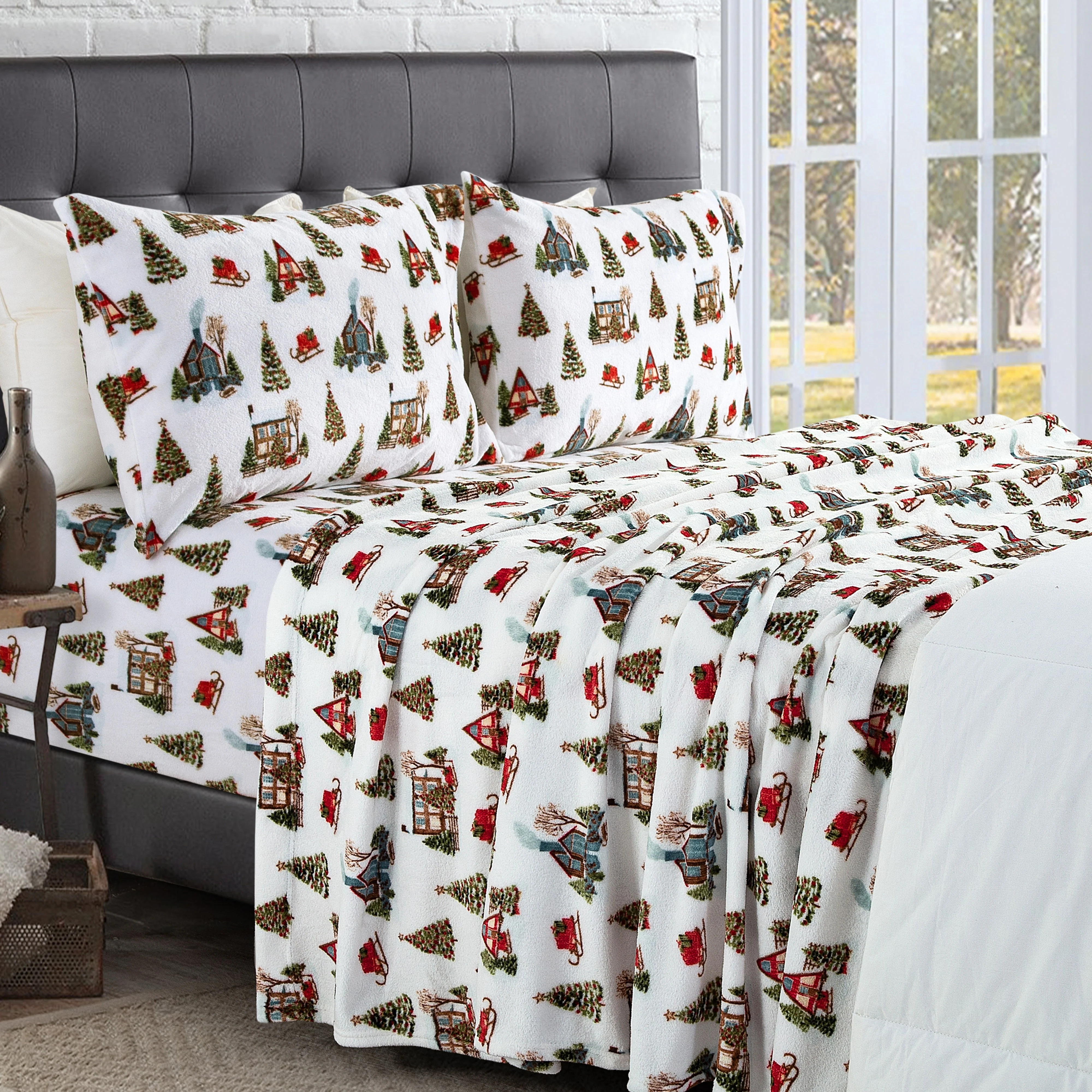 Trendy Elegant Comfort 4-Piece Holiday Christmas Velvet Plush Flannel Sheet Set