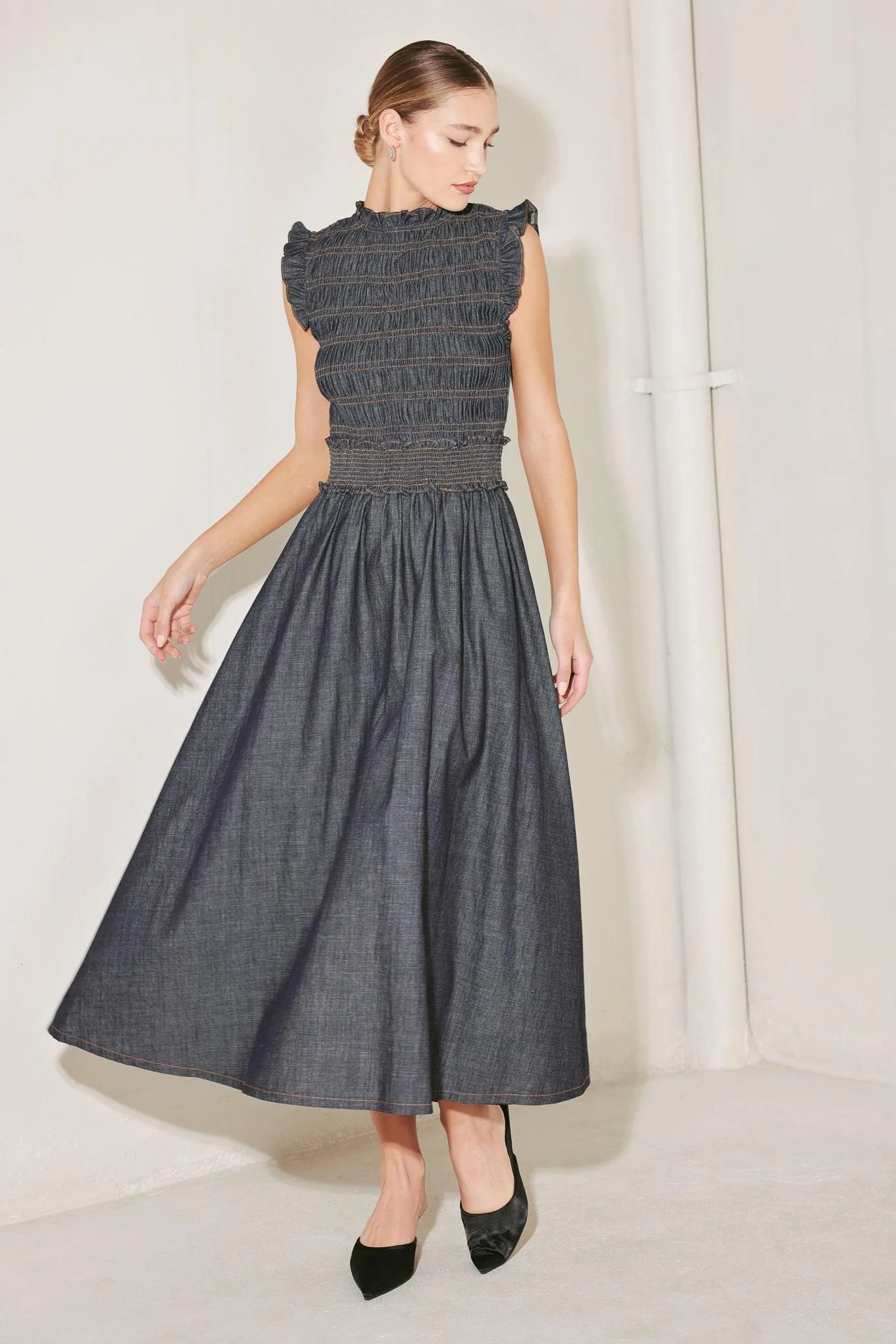 Classic Romantic Reverie Denim Midi Dress Trendy