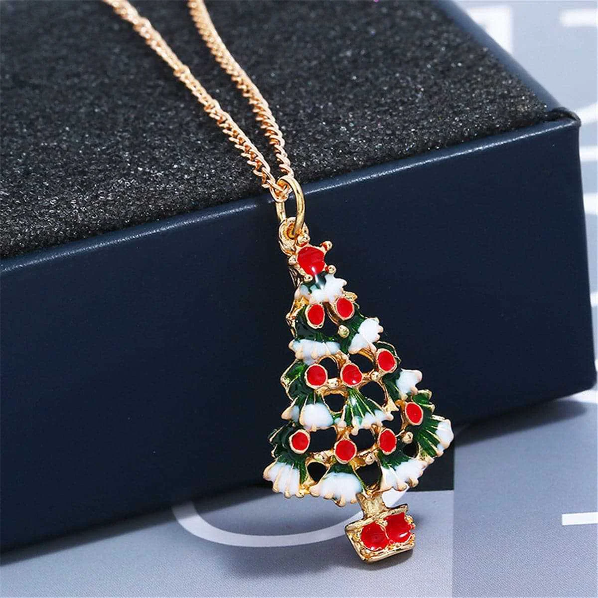 Stylish Red Goldtone Openwork Christmas Tree Necklace Earrings User-Friendly