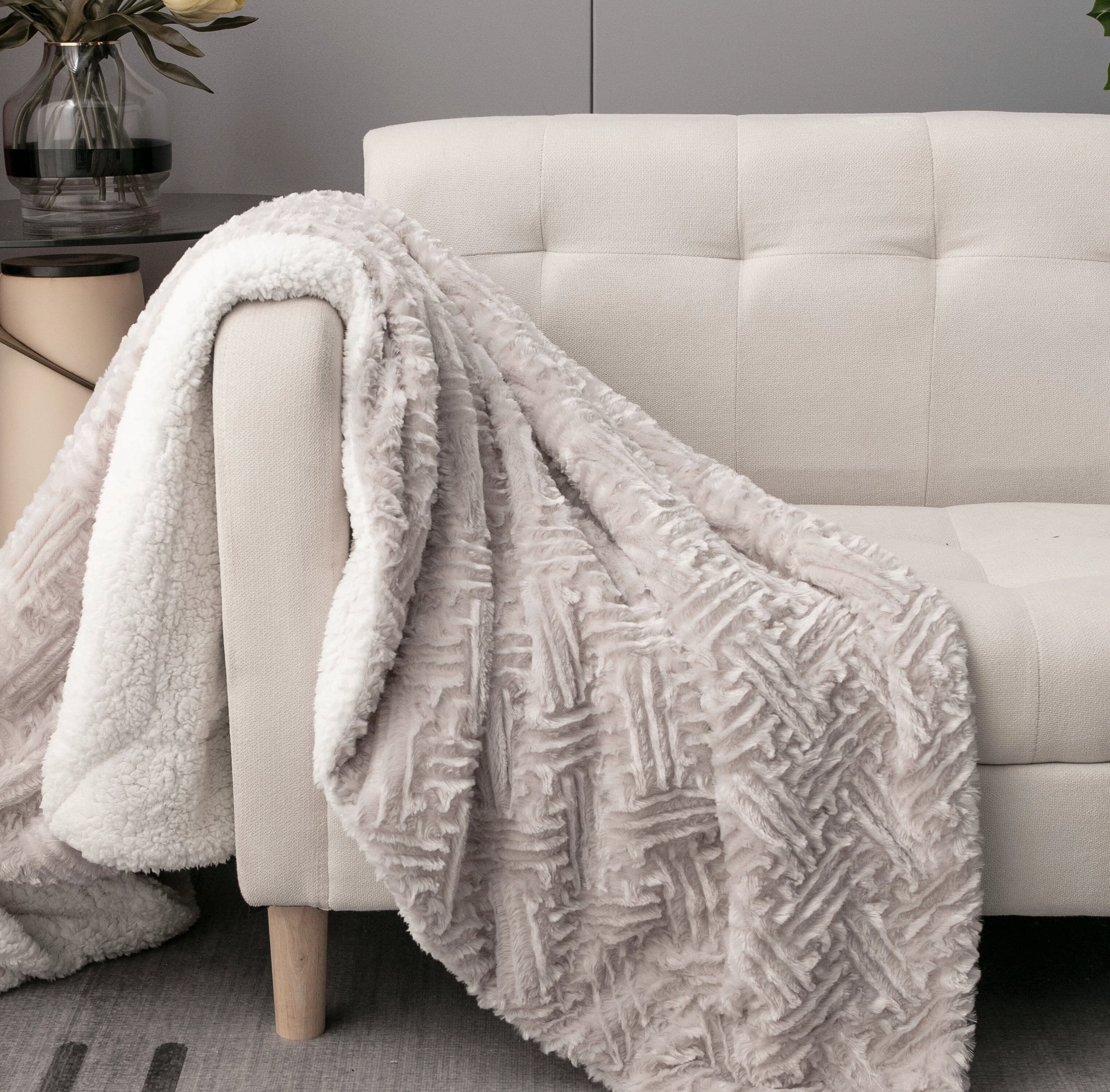 First-Class DaDalogy Lavender Grey Faux Fur Sherpa Throw Blanket Classic